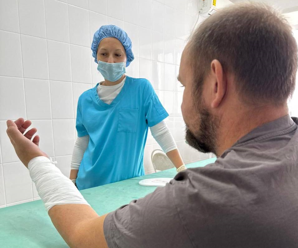 Саратовцу парализовало руку после работы с циркулярной пилой